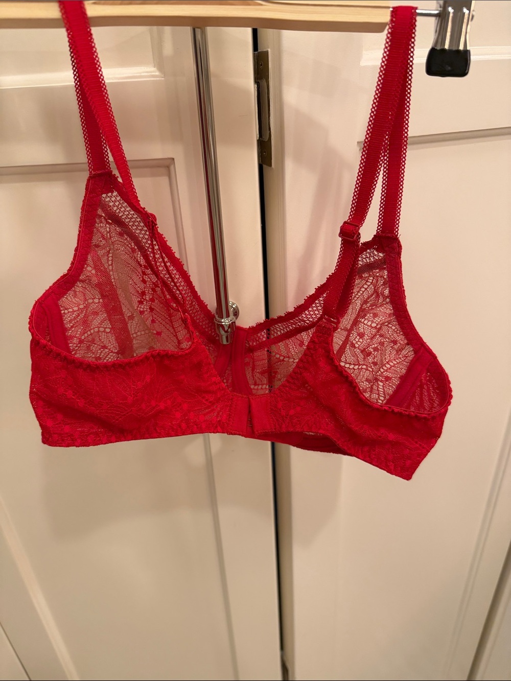 Simone Perele red lace bra - Picture 5 of 5